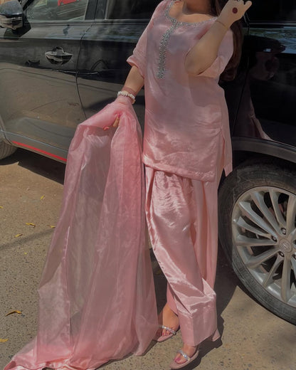 HAZEL PINK