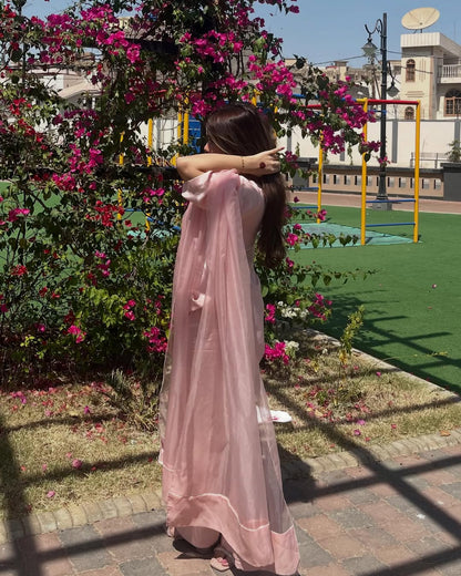 HAZEL PINK