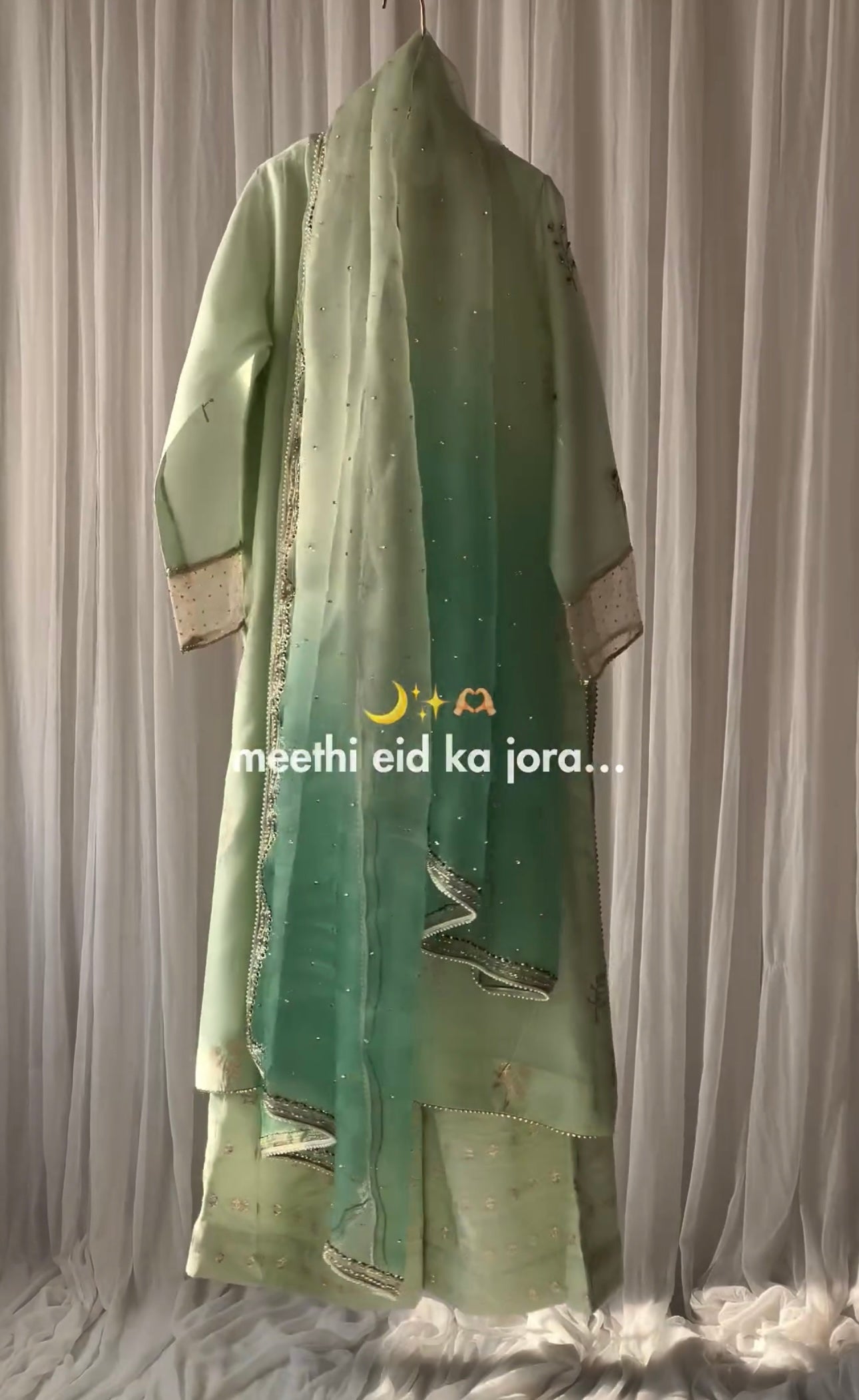 MINT GREEN