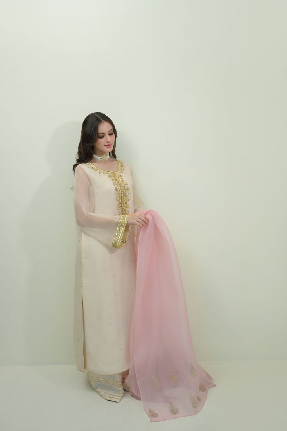 MAHNOOR