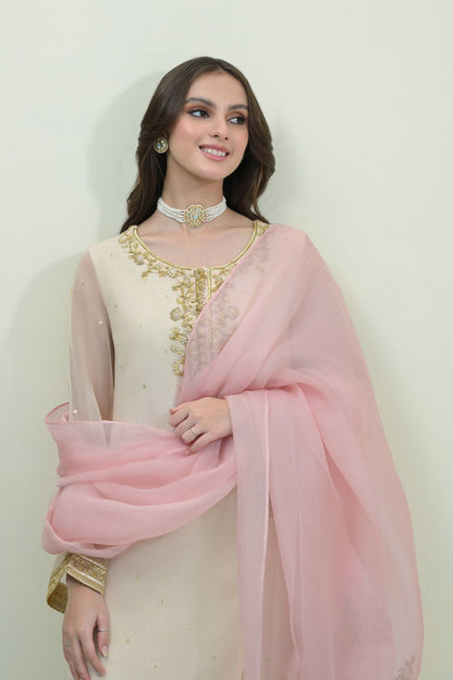 MAHNOOR