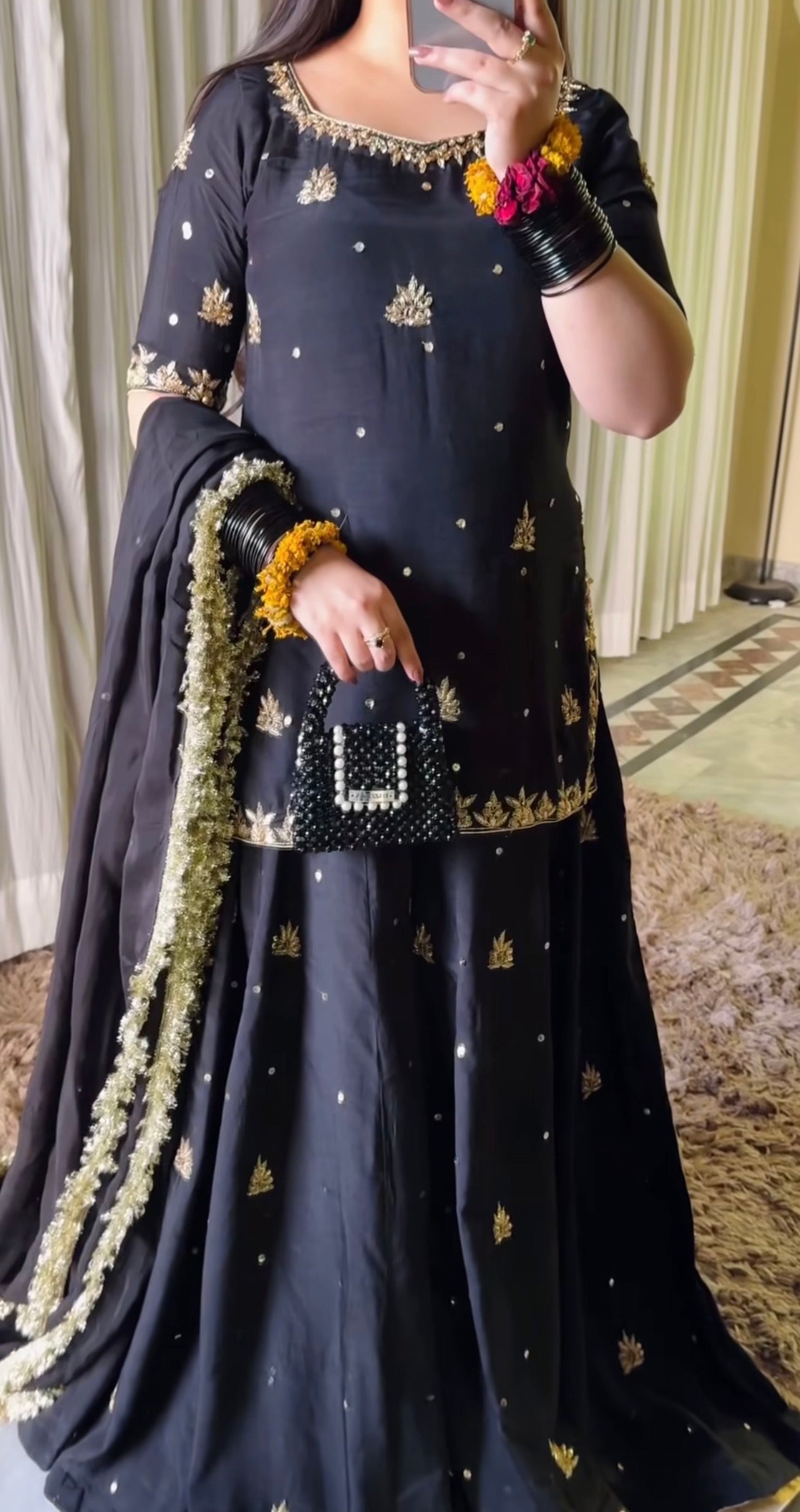 Gulab Black