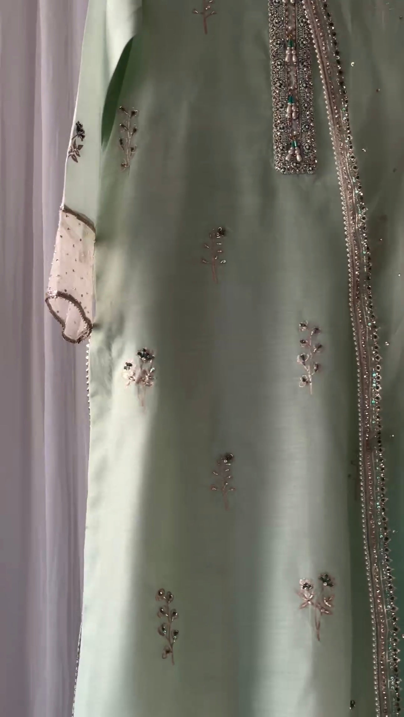 MINT GREEN